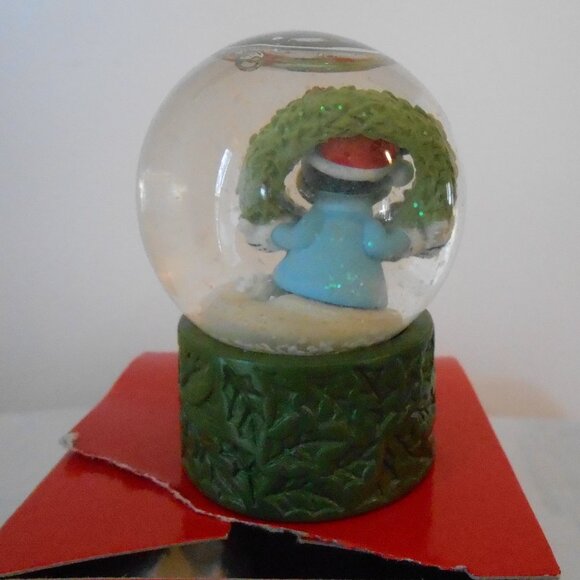 2011 Mickey Mouse Holding Christmas Wreath Snow Globe-Orig Box-Walt Disney - Picture 5 of 5